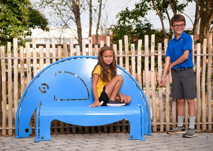 259 P4 Elephant Bench Lifestyle